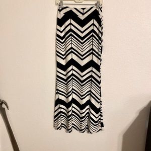Black and white geometric maxi skirt